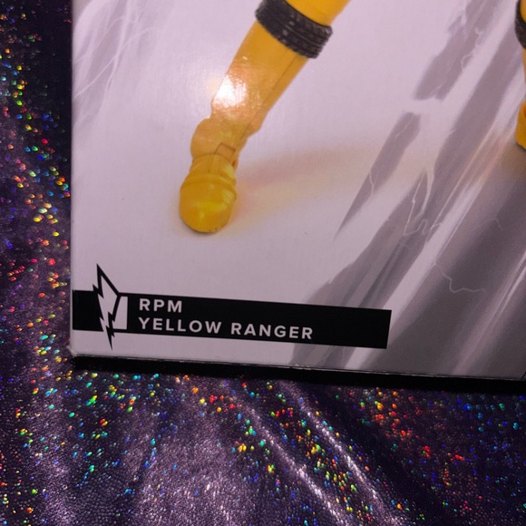 Hasbro Power Rangers Lightning Collection RPM Yellow Ranger - Picture 4 of 9